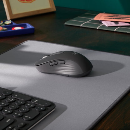 Logitech Signature M650 L Full Size Wireless Mouse - For Large Sized Hands, 2-Year Battery, Silent Clicks, Customizable Side Buttons, Bluetooth, Multi-Device Compatibility (Graphite) 910-006231