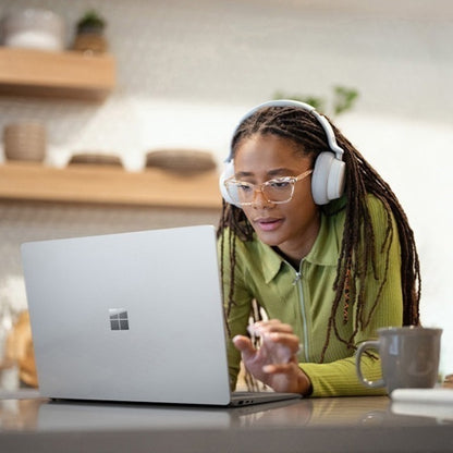 Microsoft Surface Laptop 5 15" Touchscreen Notebook - Intel Core i7 - Intel Evo Platform - 8 GB - 512 GB SSD - English, French Keyboard - Platinum RG1-00002