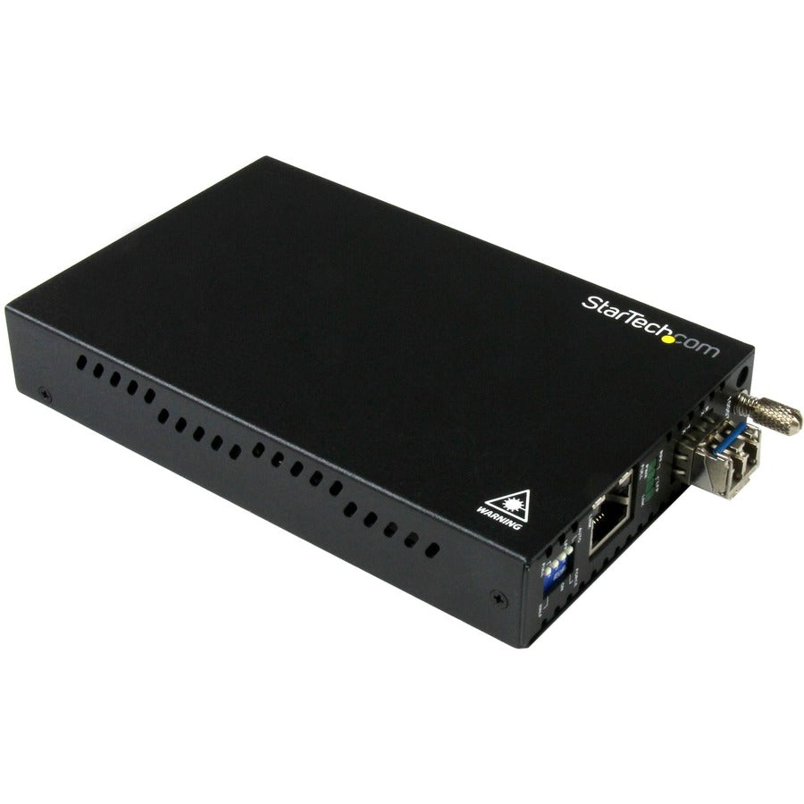 StarTech.com Gigabit Ethernet Copper-to-Fiber Media Converter - SM LC - 10 km - Ethernet Media Converter - GbE Converter ET91000SM10